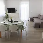 Apartment Andrea - - Free Parking