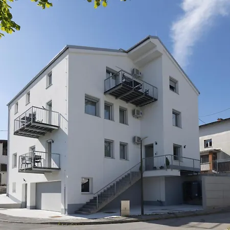 Andrea - - Free Parking Apartman