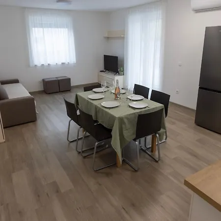 Apartment Andrea - - Free Parking