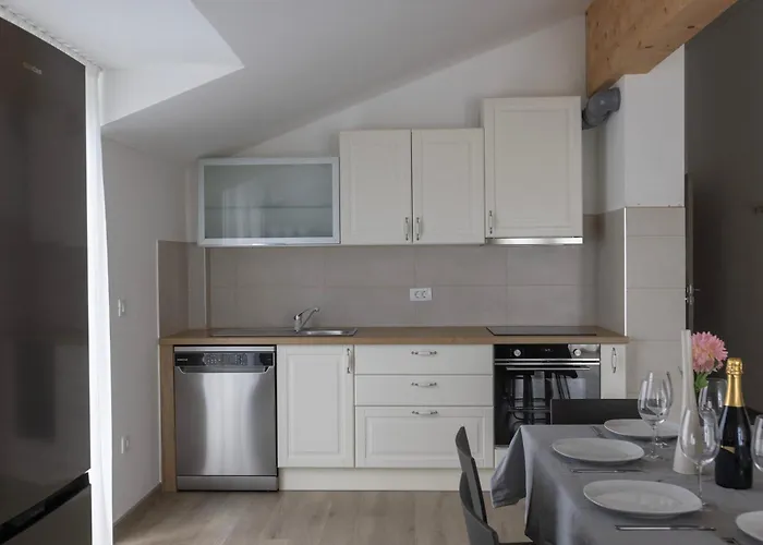 Apartamento Andrea - - Free Parking