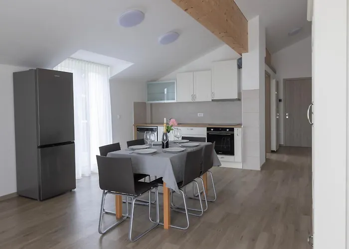 Appartement Andrea - *